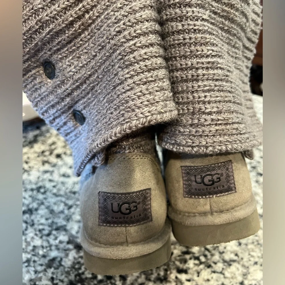 Grey Ugg Classic Cardy boots size 9 - Picture 6 of 7